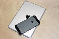 iPad miniとiPhone5の大きさ比較。iPod touch 5GはiPhone5とほぼ同じサイズ。
